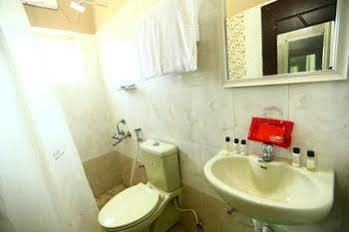 Capital O 10546 Parkway Inn Chennai Zewnętrze zdjęcie